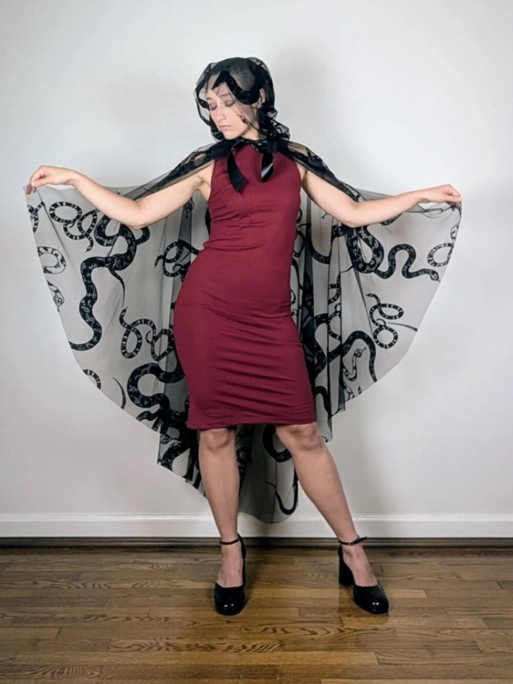 Halloween Party Cape Velvet Snakes Witch Cloak Medusa Costume Fantasy Cosplay - Picture 2 of 8